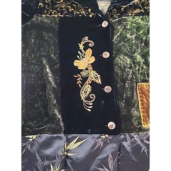 Chico’s Velvet Patchwork Embroidered Shacket Jacket Sz 1 S/M Boho Festival - Picture 8 of 8